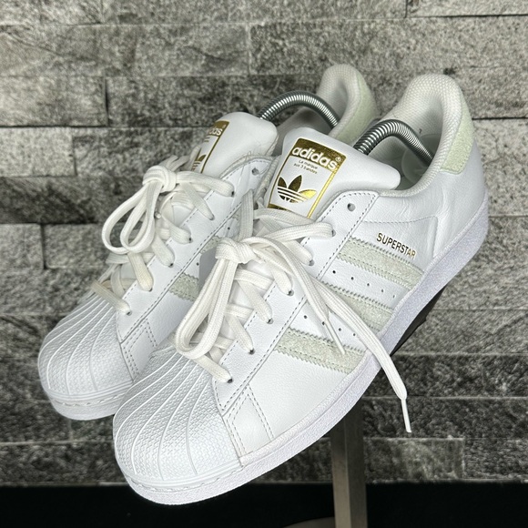 Adidas Originals Superstar Wht/Wht/Met Gold M9.5/W11 - Picture 4 of 9
